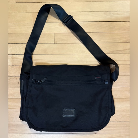 Tumi Other - Black TUMI Messenger Bag